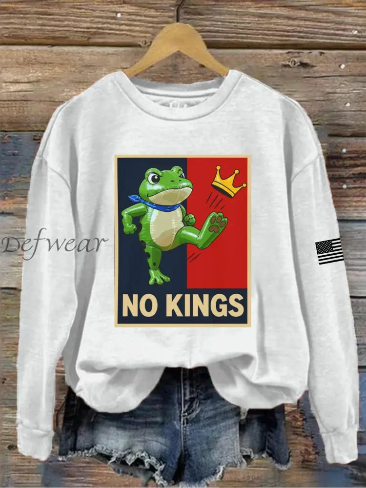 Women’s No Kings Resist Frog Print Sweatshirt White / S