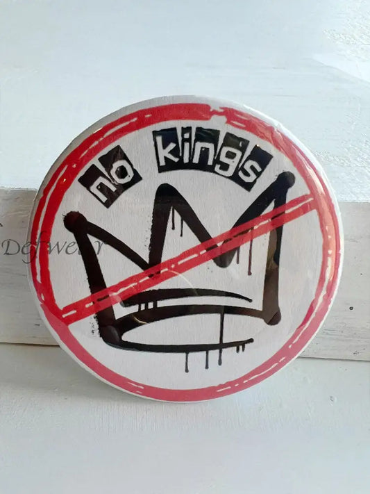 No Kings Broochs White / ONE