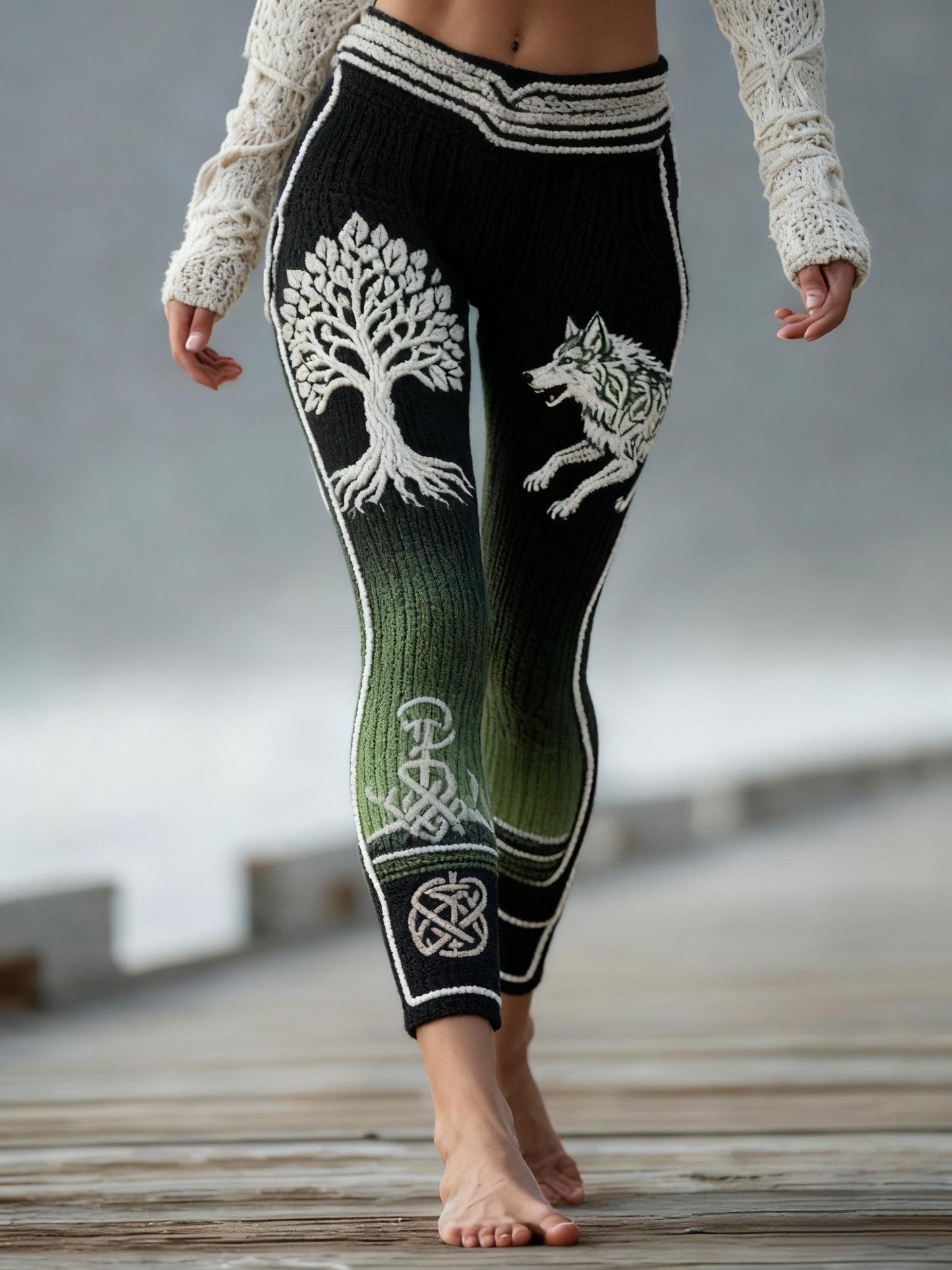 Women's Vintage Viking Wolf Celtic Knot Tree Of Life Gradient Sports Stretch Leggings