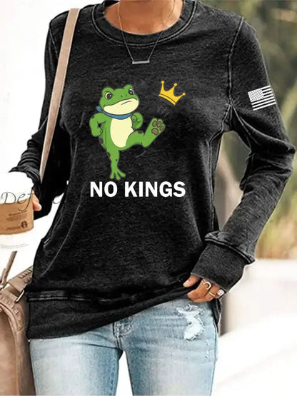 Women’s No Kings Resist Frog Print Sweatshirt Black / S