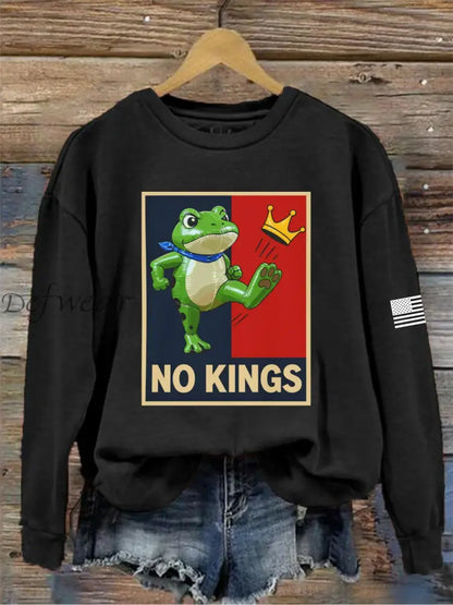 Women’s No Kings Resist Frog Print Sweatshirt Black / S