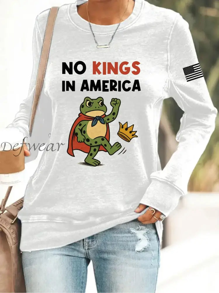 Women’s No Kings Resist Frog Print Sweatshirt White / S