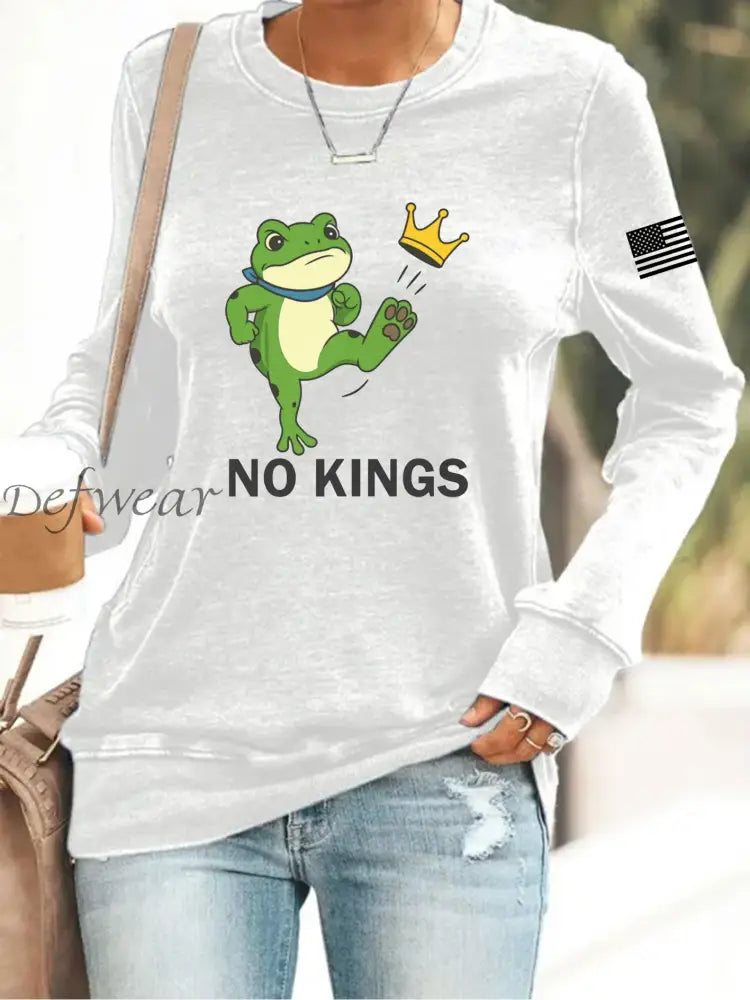 Women’s No Kings Resist Frog Print Sweatshirt White / S