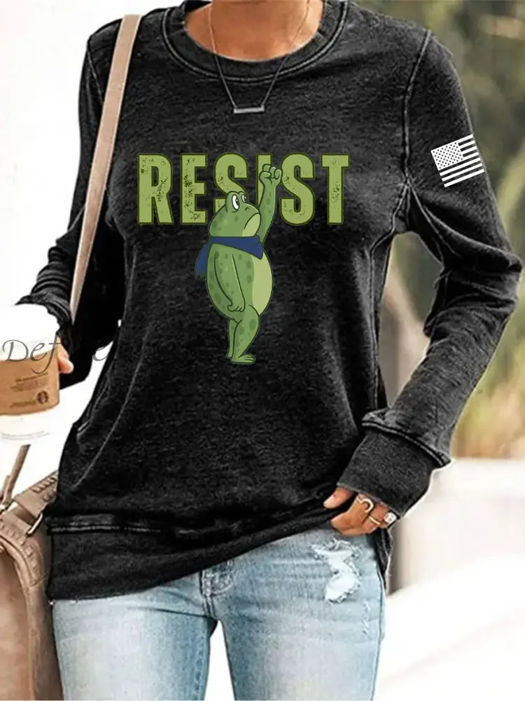Women’s Retro Resist Frog Print Sweatshirt Black / S